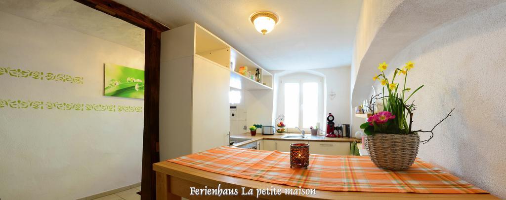 Lehmgefuehl, Design Vier, La Petite Maison Трір Екстер'єр фото